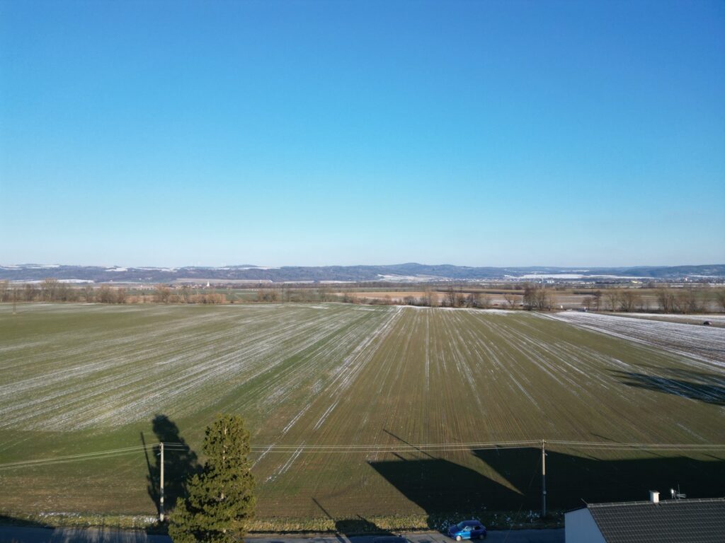 Prodej stavebního pozemku 4766 m² Benátky, Štěpánov - Moravská Huzová 3​ ​5​0​0​ ​0​0​0​ ​K​č​ ​(​7​3​4​ ​K​č​/​m​²​)​